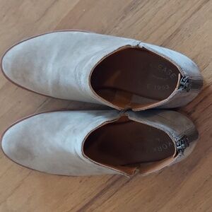 Women’s Kork-Ease size 6 Renny bootie, tan suede.